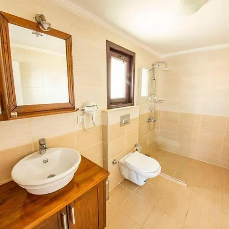 Villa Sleeps 8, Luxury With Private Pool - Awz 247 *
