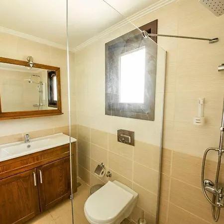 Villa Sleeps 8, Luxury With Private Pool - Awz 247 *